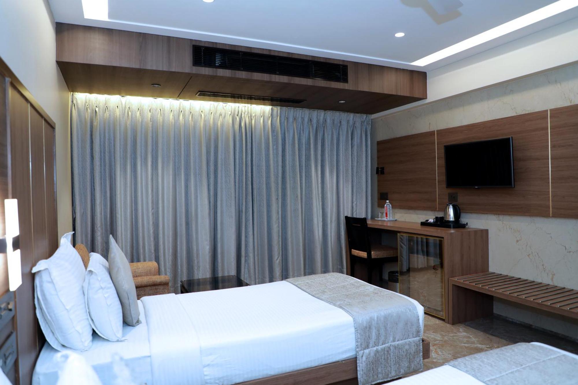 Hotel Archana Residency Mumbai Exterior photo